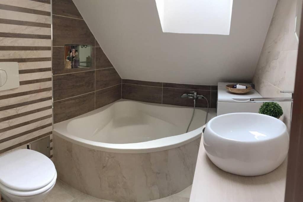 Vip Apartment In Old Town With Free Parking Bratislava Luaran gambar
