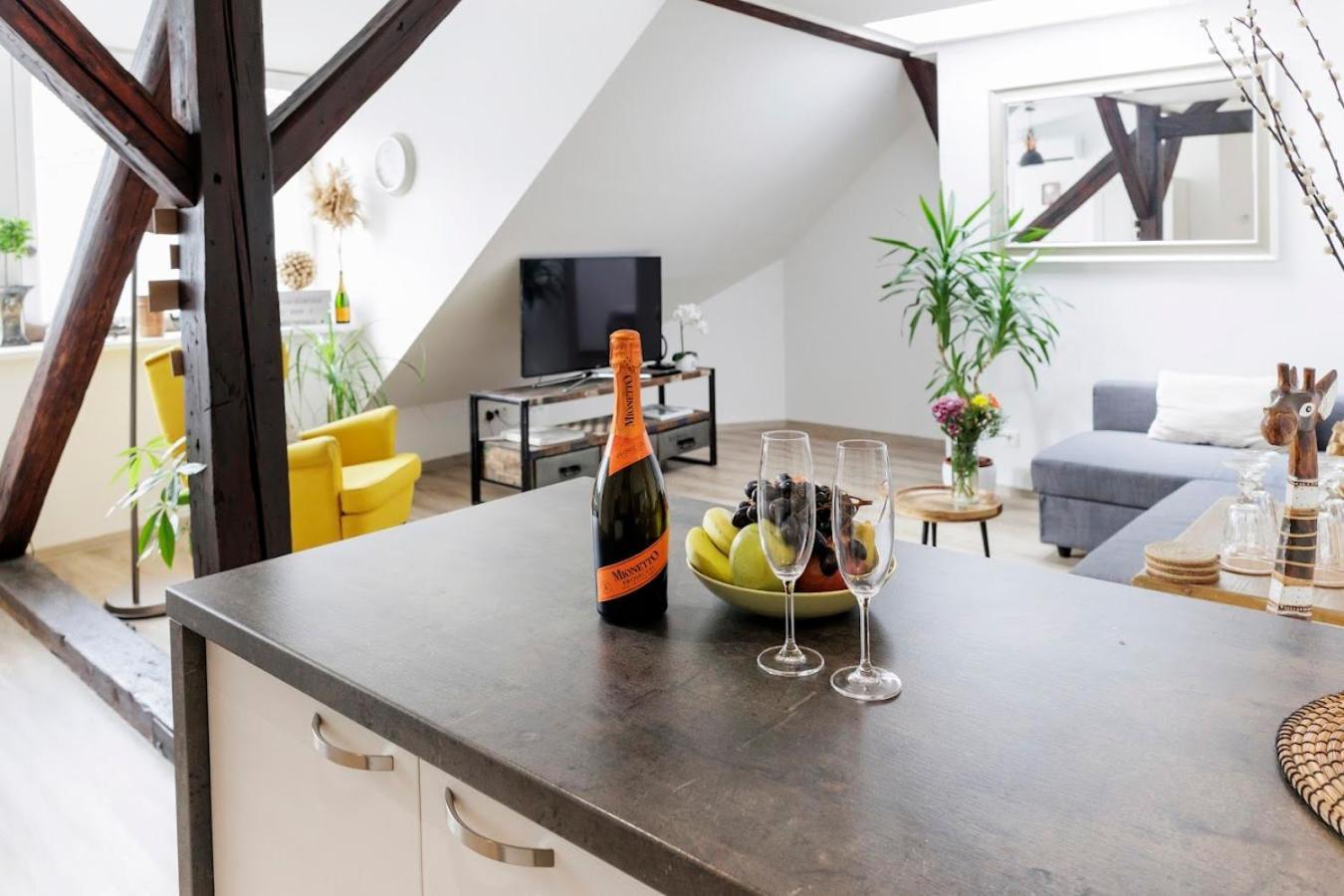 Vip Apartment In Old Town With Free Parking Bratislava Luaran gambar