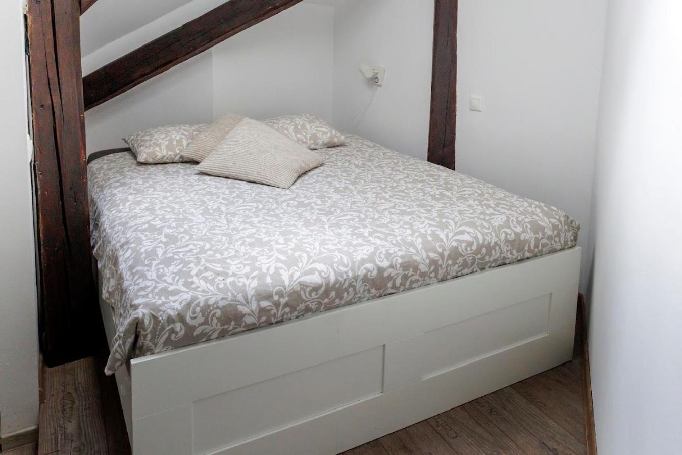 Vip Apartment In Old Town With Free Parking Bratislava Luaran gambar