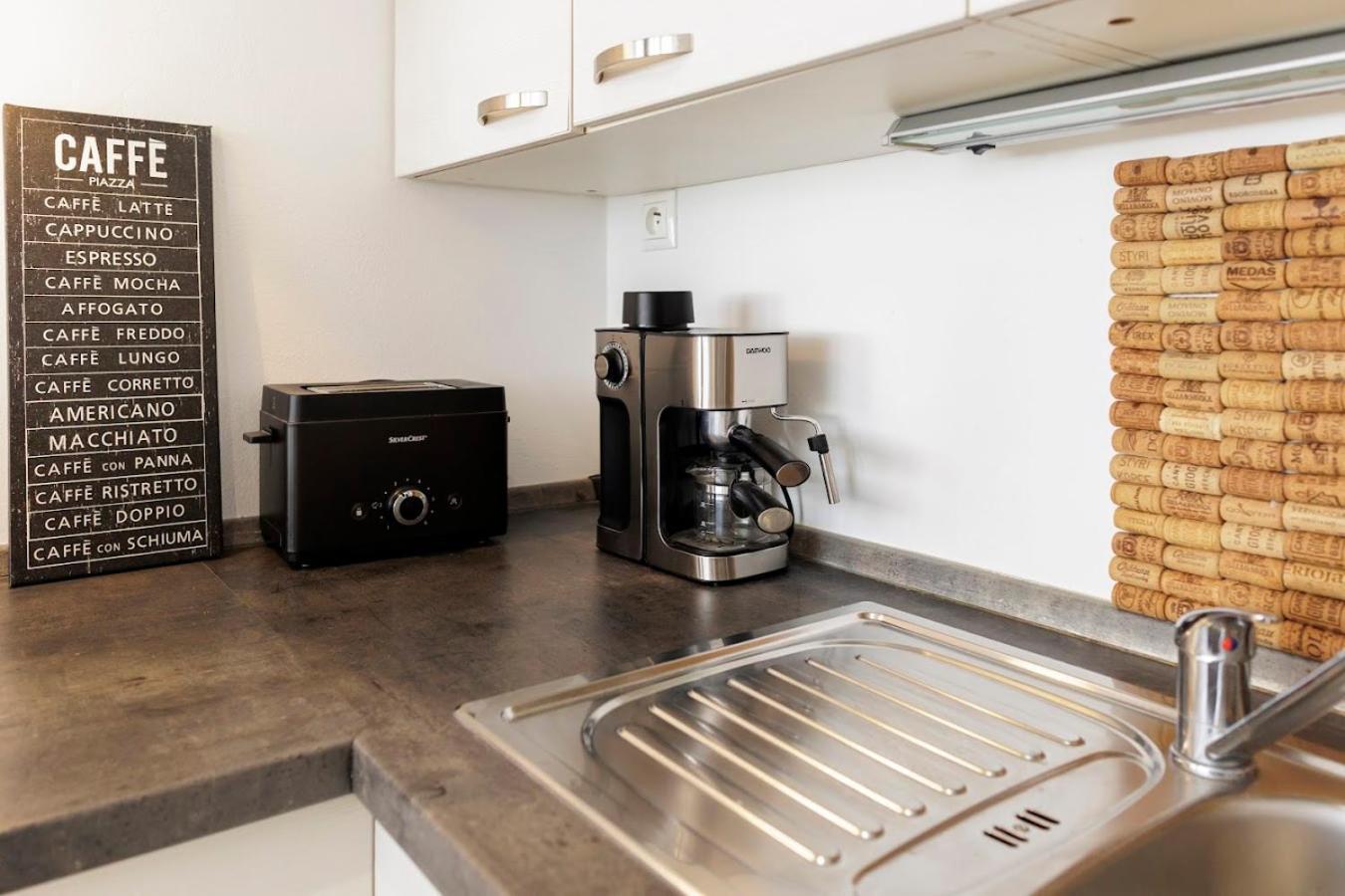 Vip Apartment In Old Town With Free Parking Bratislava Luaran gambar