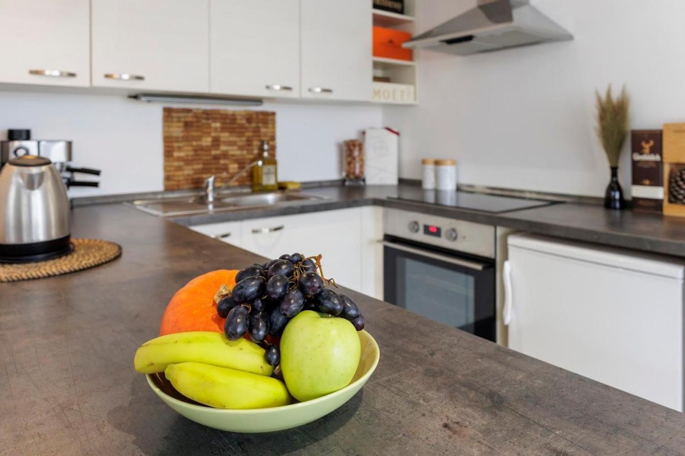 Vip Apartment In Old Town With Free Parking Bratislava Luaran gambar