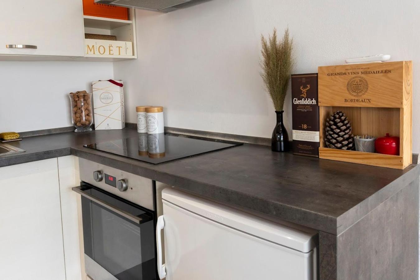 Vip Apartment In Old Town With Free Parking Bratislava Luaran gambar