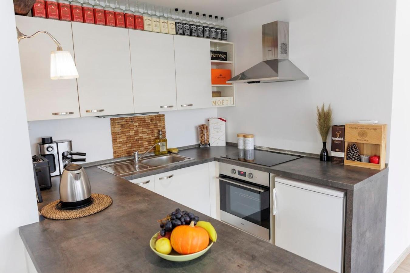 Vip Apartment In Old Town With Free Parking Bratislava Luaran gambar